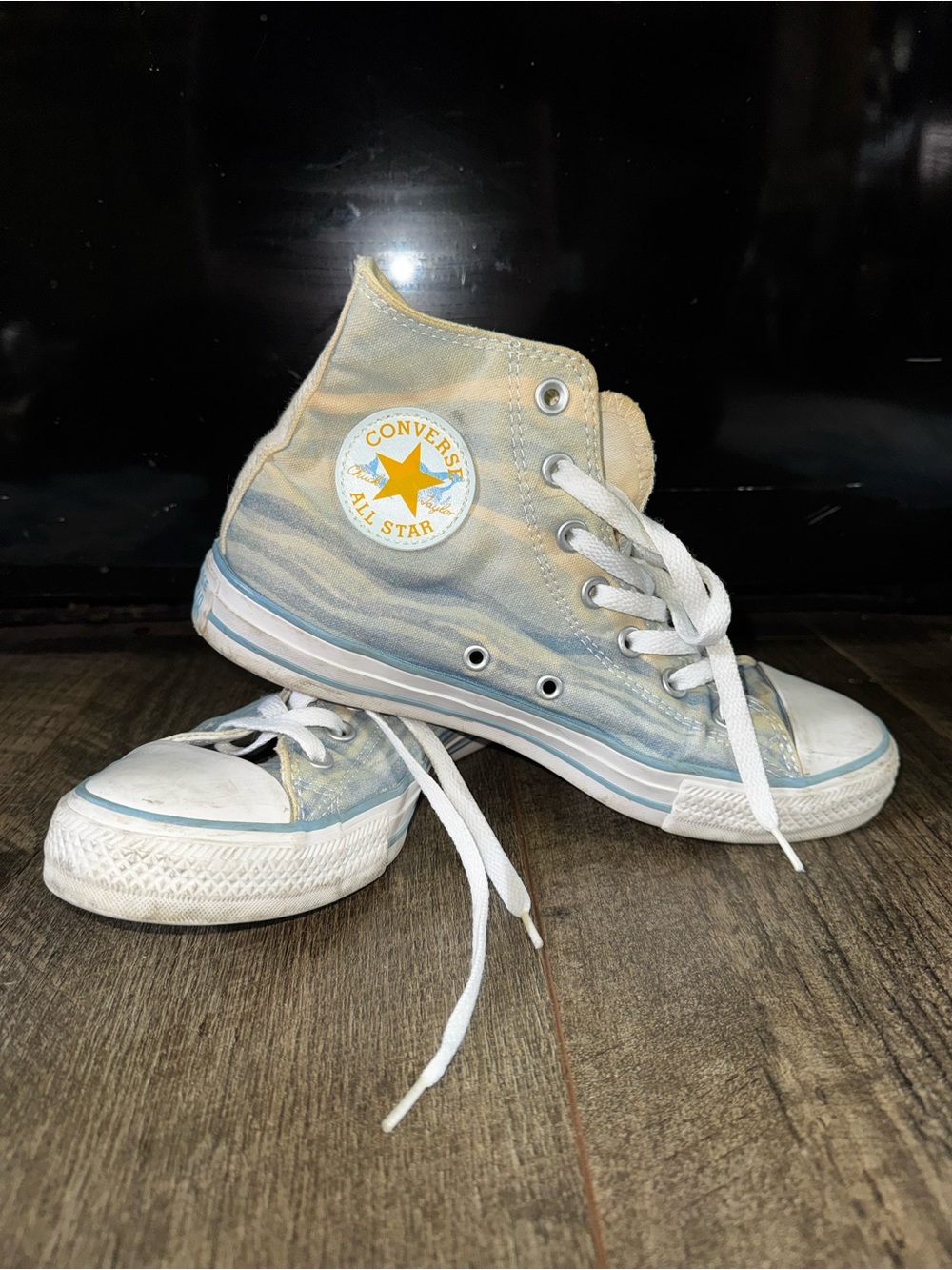 Converse High-Tops Blue and White Orca